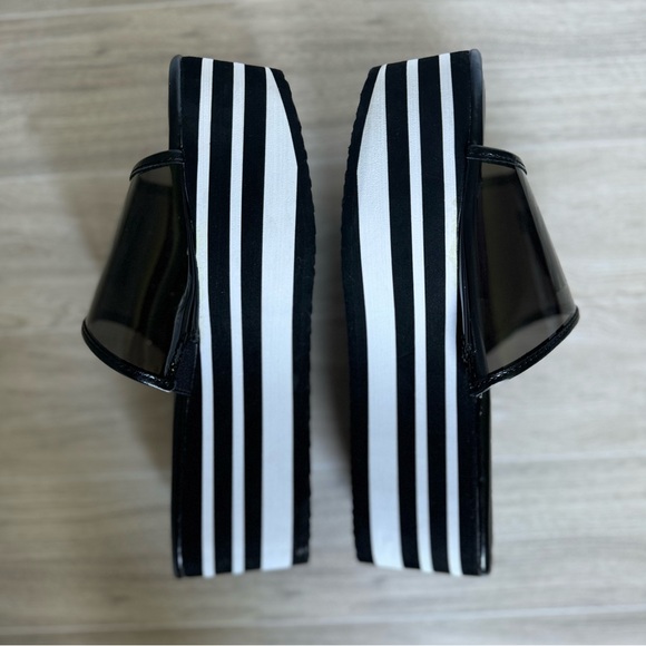 Black & white striped Juicy by juicy couture platform Y2K style sandals - Picture 3 of 10